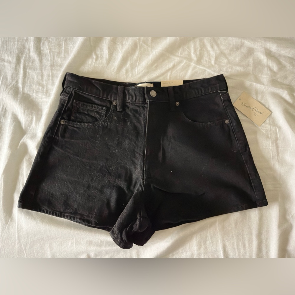 Women’s Universal Thread High-Rise 90s Cutoff Black Jean Shorts